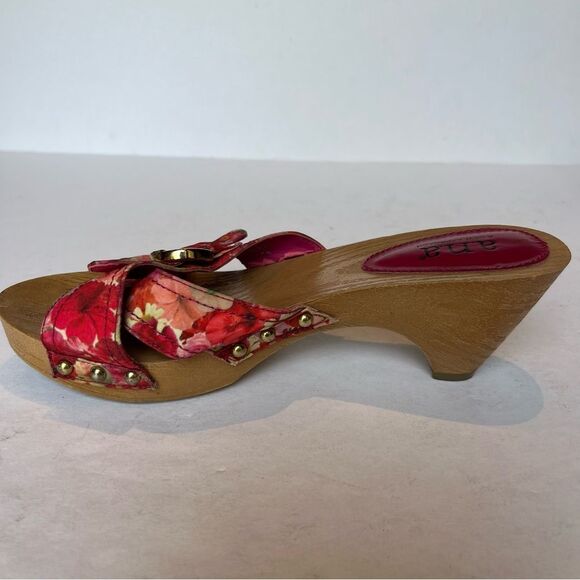 a.n.a. Women's Red Floral Fabric Wedge Sandals Red/Pink multi size 8 1/2M - Picture 3 of 9